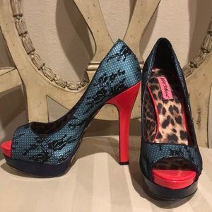 NWOB Betsy Johnson Peep-toe High Heels